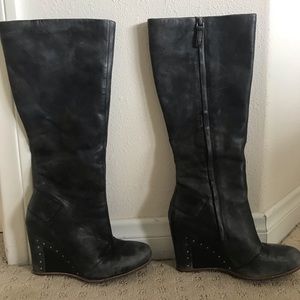 Comfortable UGG wedge boots (used)